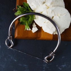 Image showing the Polished Knot Cheese wire, 12 x 13cm, Silver Plate product.