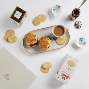 Image showing the Small Cream Tea Hamper product.