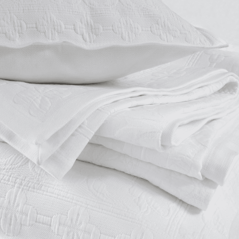 Vintage Etienne - Cotton Super king bedspread, 280 x 260cm, White