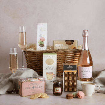 Image showing the Couples Sharing Hamper product.