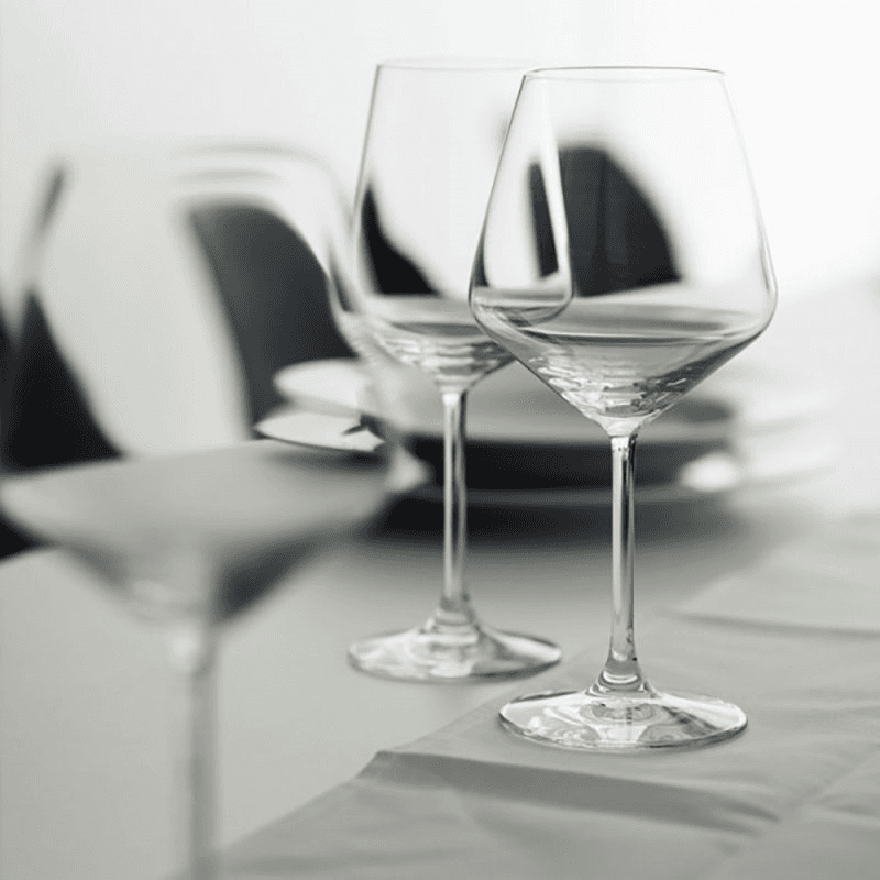 Style Set of 4 Burgundy Red Wine Glasses, 640ml, Clear
