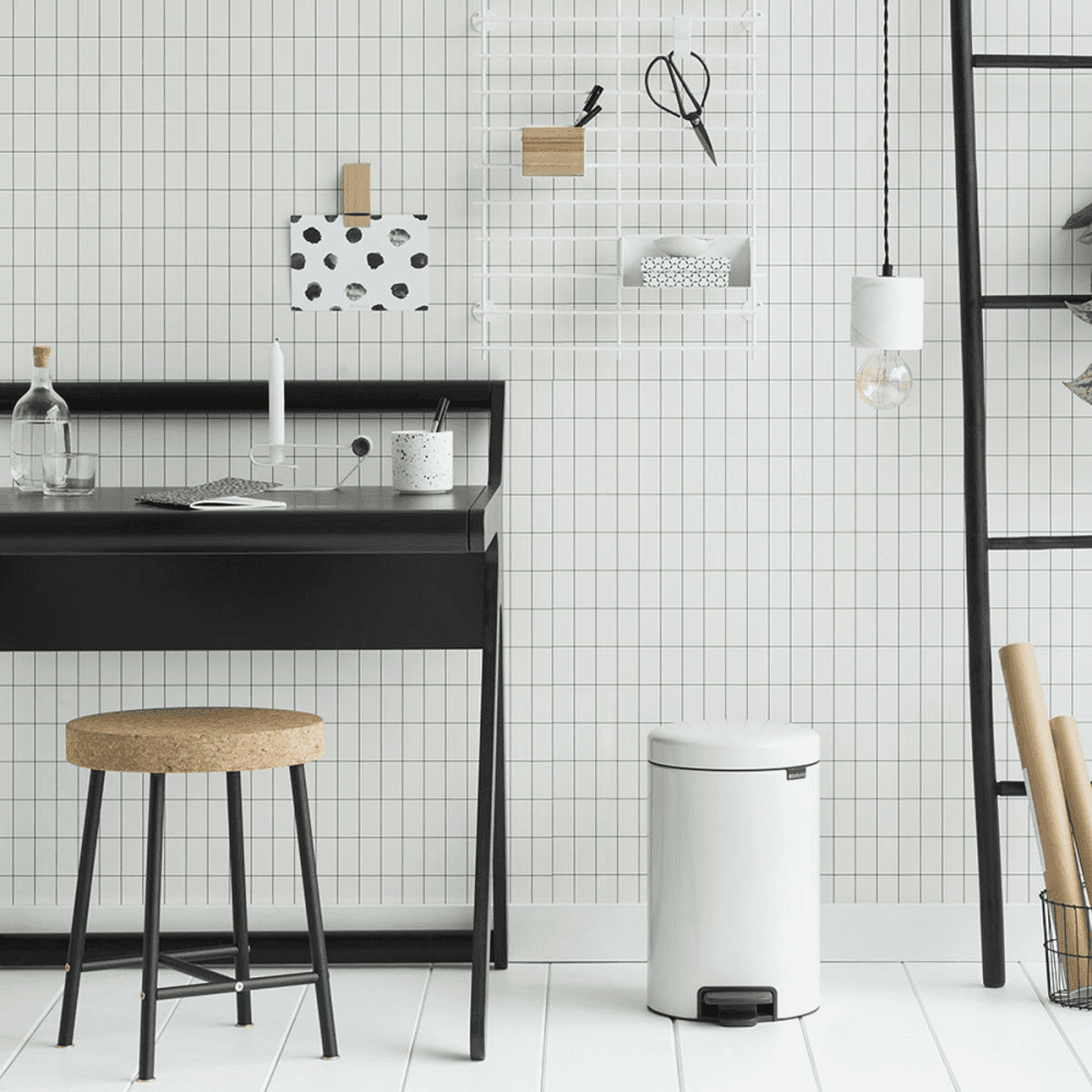 NewIcon Pedal bin, 12 litre - H41.1 x D25.1cm, White