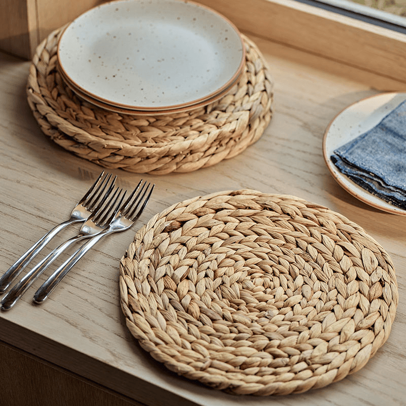 Water Hyacinth Set of 4 Round Placemats, 30cm, Natural