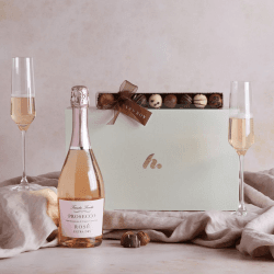 Image showing the Prosecco Rose & Truffles Hamper product.
