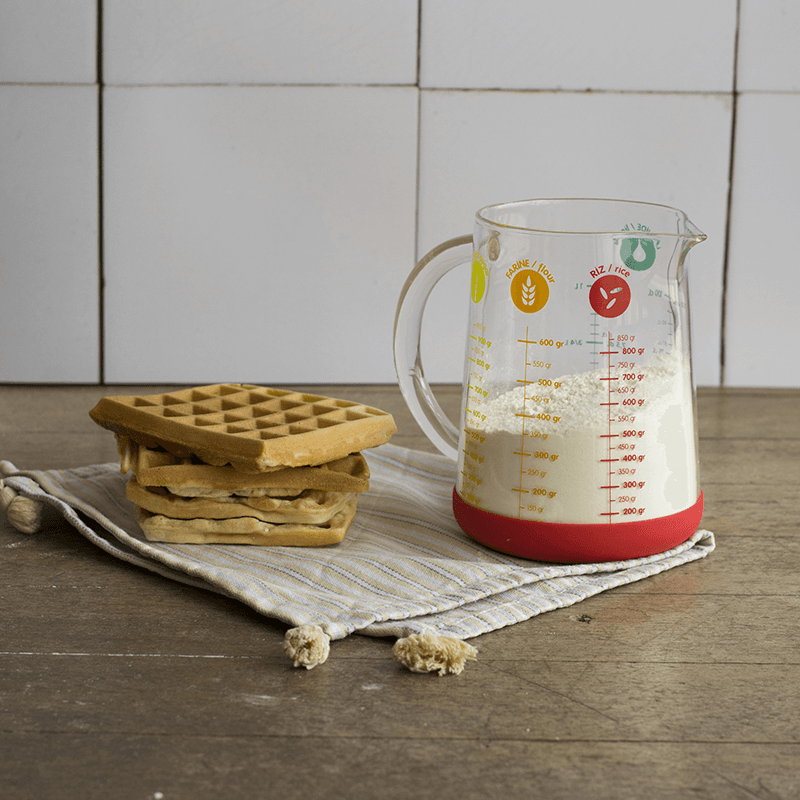 Glass Measuring Jug With Silicone Base, 1L, Red