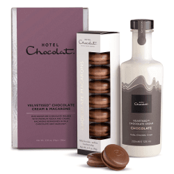 Image showing the Velvetised Chocolate Cream & Macarons Collection, 500g product.
