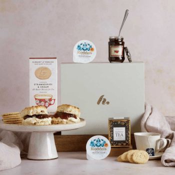 Image showing the Small Cream Tea Hamper product.