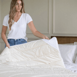 Image showing the All Season Organic Wool Duvet  7.5 Tog, Super King, Ecru product.