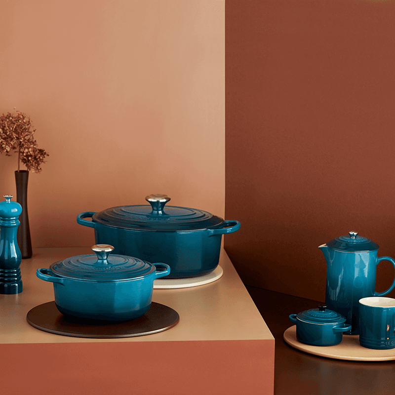 Signature Cast Iron Oval casserole, 29cm - 4.7L, deep teal