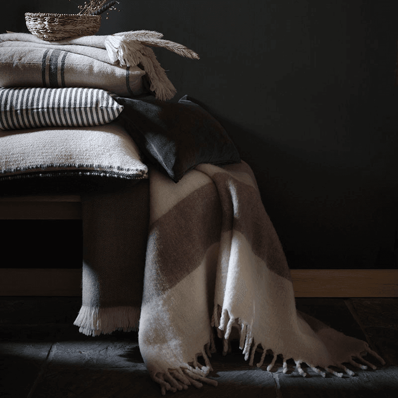 Leigh Wide Stripe Throw, 130 x 170cm, Natural Stripe
