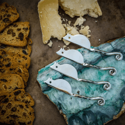 Image showing the Set of 4 hammered shell mini mouse cheese knives, 11cm, Stainless Steel product.