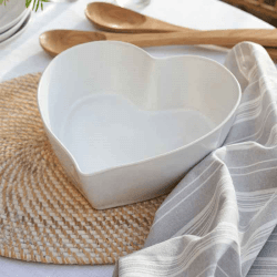 Image showing the Porto Heart Oven Dish, White, Medium, 24cm product.