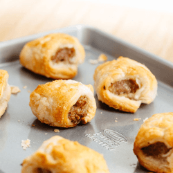 Image showing the Bakers Dozen Non-Stick Baking Tray, 43 x 29 x 2cm product.