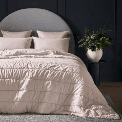 Image showing the The Cotton Quilt, Double, Rose product.