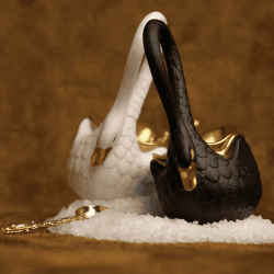 Image showing the Swan Salt Cellar product.