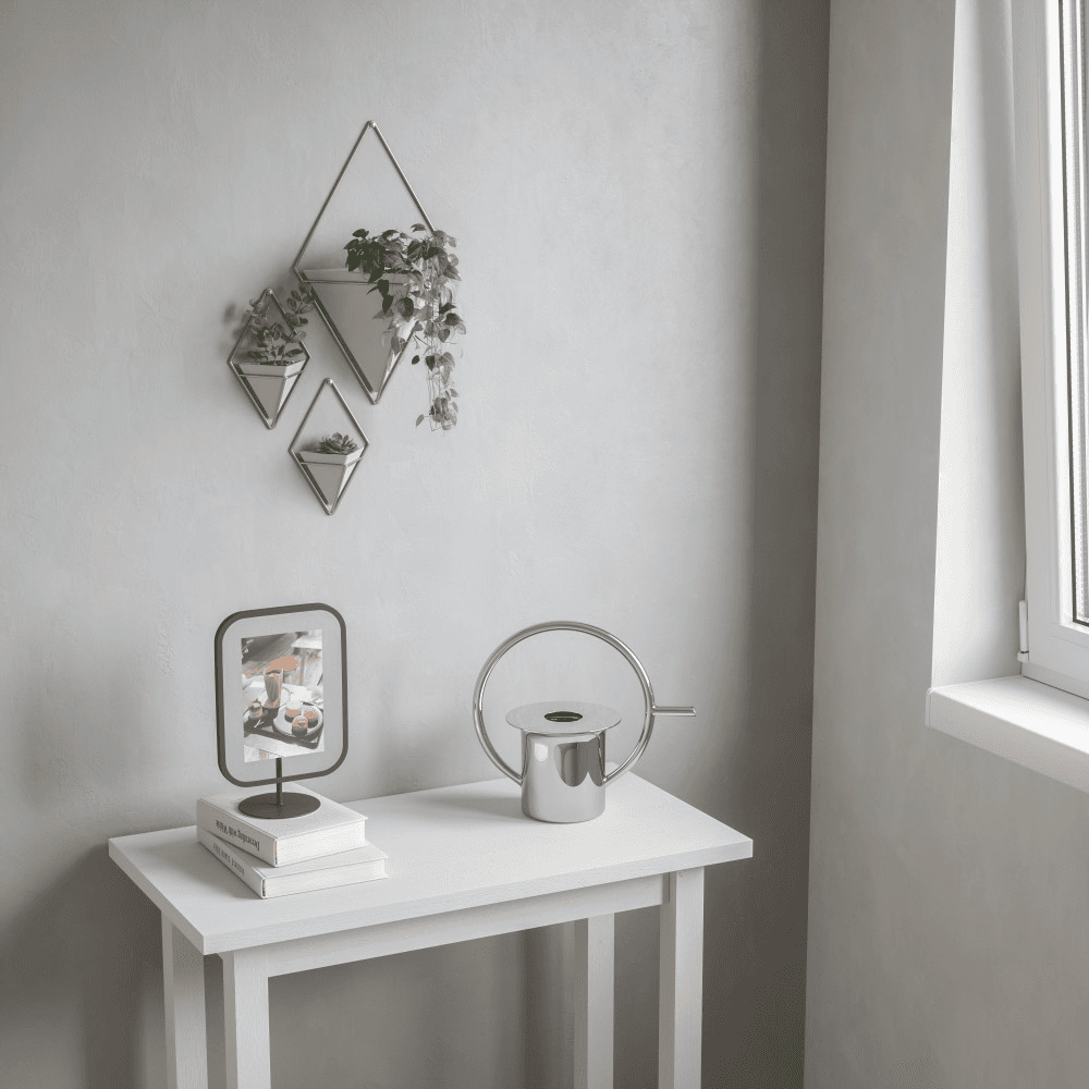 Trigg Set of 2 small wall vessels, H19 x W6cm, White/Brass