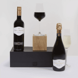 Image showing the Prosecco & Red Wine Luxury Gift Hamper product.