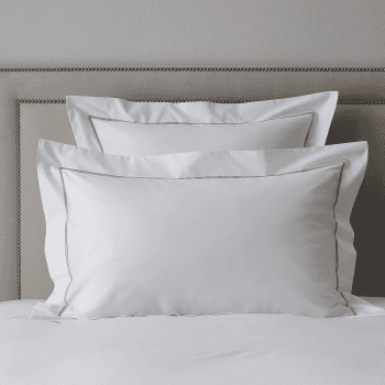 Image showing the Savoy - 400 Thread Count Egyptian Cotton Oxford pillowcase, 50 x 75cm, White/Silver product.