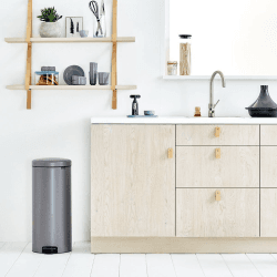 Image showing the NewIcon Pedal bin, 30 litre, Platinum product.