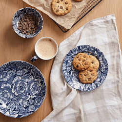 Image showing the Ink Blue Hibiscus Plate, D21.5cm product.