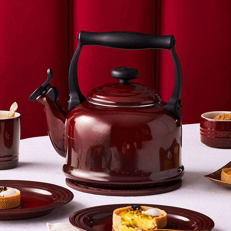 Traditional Kettle, Garnet