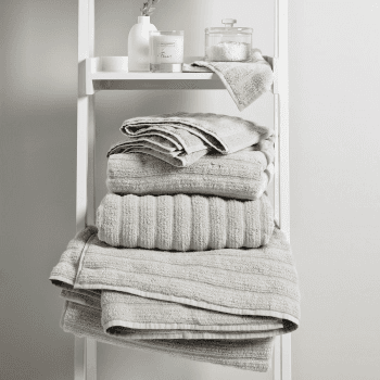 Image showing the Hydrocotton Bath towel, 70 x 125cm, Pearl Grey product.