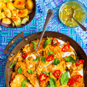 Image showing the Friday Night Curry Discoverer Spicebox subscription, 12 months product.