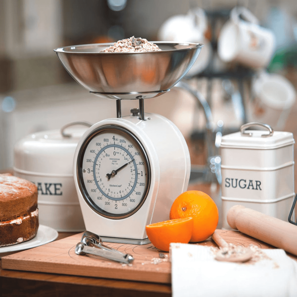 Living Nostalgia Mechanical scales, 4Kg, Cream