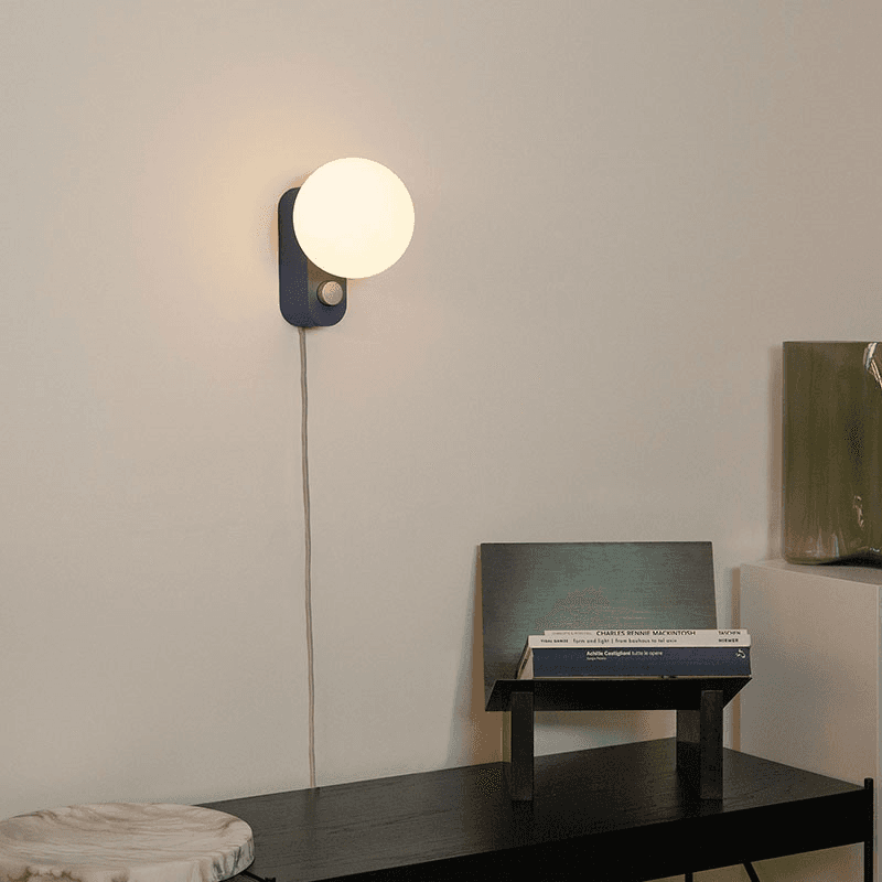 Alumina Lamp with Sphere, Sapphire