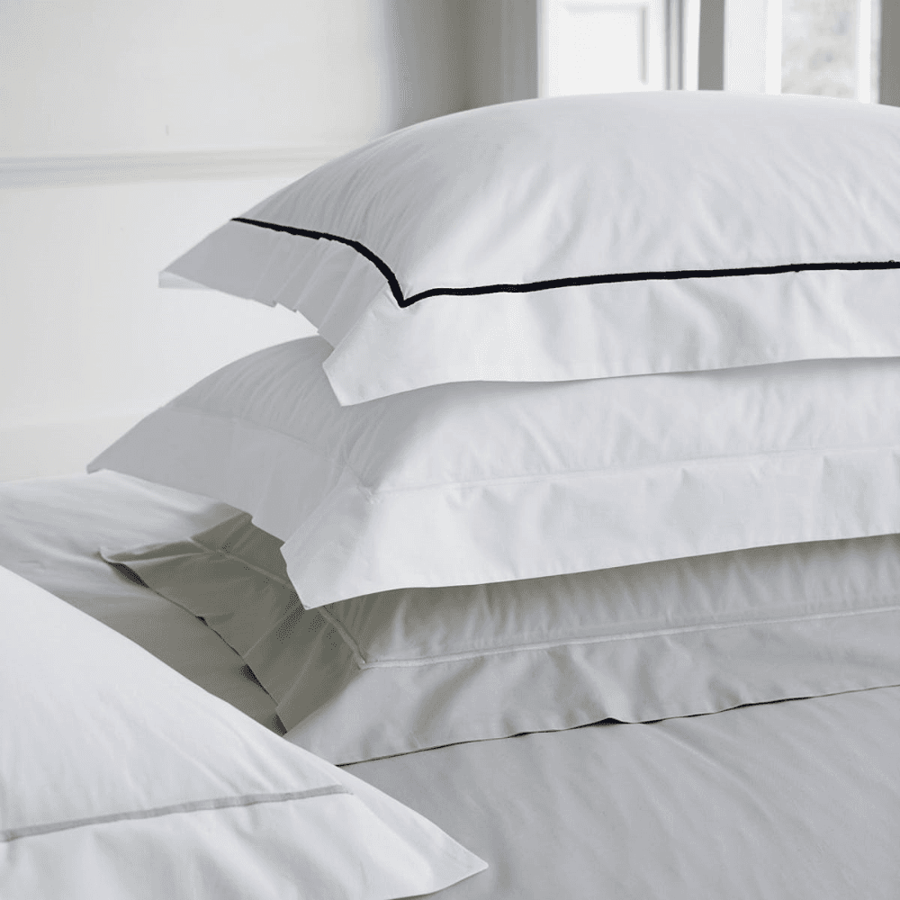 Savoy - 400 Thread Count Egyptian Cotton Super king oxford pillowcase, 50 x 90cm, White/Navy